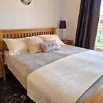 Close To The Beach, With A Pool 224 公寓