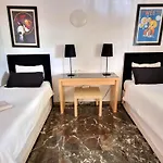 公寓 Close To The Beach, With A Pool 224 丰希罗拉