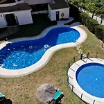 Close To The Beach, With A Pool 224 公寓 丰希罗拉