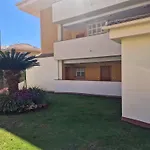 公寓 Close To The Beach, With A Pool 224